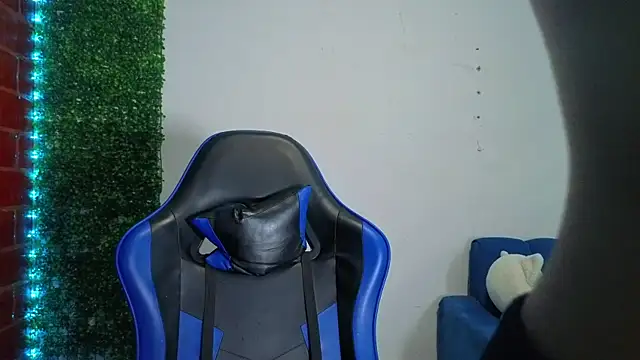 Demitryo online show from 11, 4, 2026