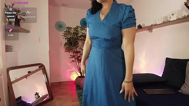 Elliee  online show from 19, 3, 2026