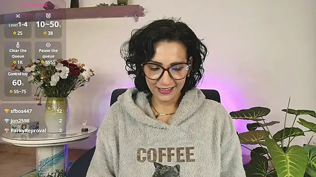 Elliee  online show from 13, 2, 2025