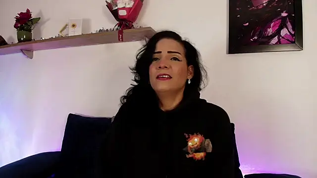 Elliee  online show from 18, 12, 2025