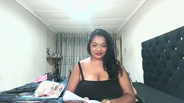Indianmayaxoxo online show from 13, 6, 2026