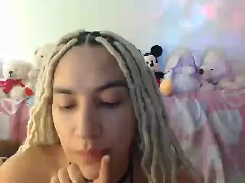 Snapshot of mandy_berrys chatting on 4, 10, 2025 mandy berrys online show from 4, 10, 2025