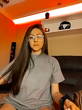 Ich Bin Julia online show from 2, 12, 2025