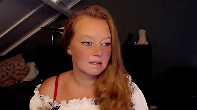Snapshot of roxanna24 chatting on 31, 5, 2026 roxanna24 online show from 31, 5, 2026
