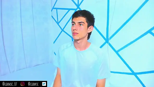 Snapshot of liam_scott77 chatting on 27, 10, 2025 liam scott77 online show from 27, 10, 2025