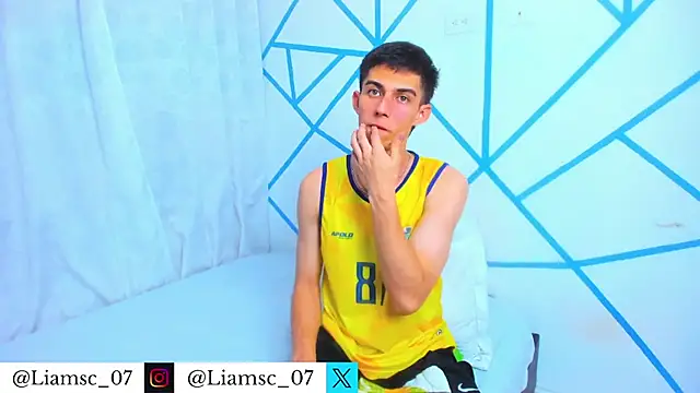 Snapshot of liam_scott77 chatting on 30, 11, 2025 liam scott77 online show from 30, 11, 2025