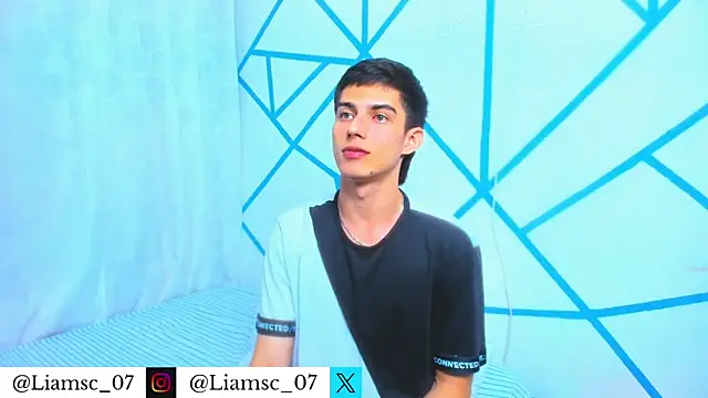 Snapshot of liam_scott77 chatting on 14, 11, 2025 liam scott77 online show from 14, 11, 2025