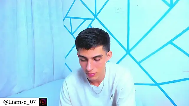 Snapshot of liam_scott77 chatting on 29, 11, 2025 liam scott77 online show from 29, 11, 2025