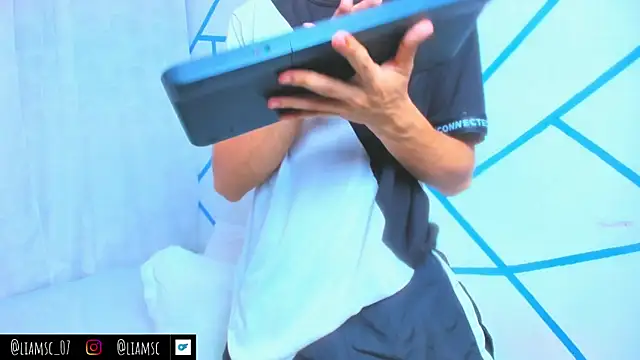 Snapshot of liam_scott77 chatting on 25, 10, 2025 liam scott77 online show from 25, 10, 2025