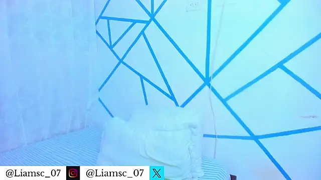 Snapshot of liam_scott77 chatting on 17, 11, 2025 liam scott77 online show from 17, 11, 2025