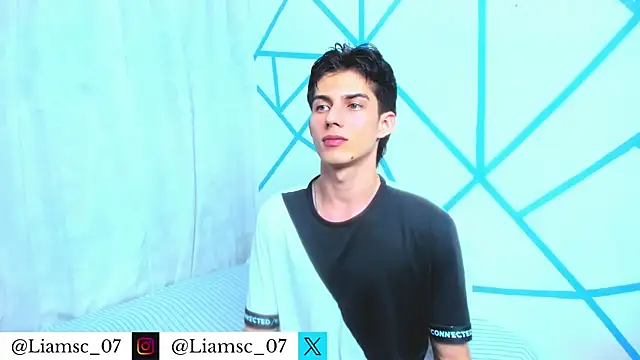 Snapshot of liam_scott77 chatting on 4, 6, 2026 liam scott77 online show from 4, 6, 2026