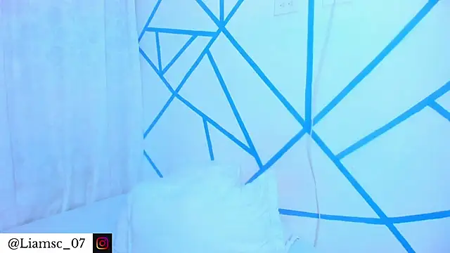 Snapshot of liam_scott77 chatting on 8, 11, 2025 liam scott77 online show from 8, 11, 2025