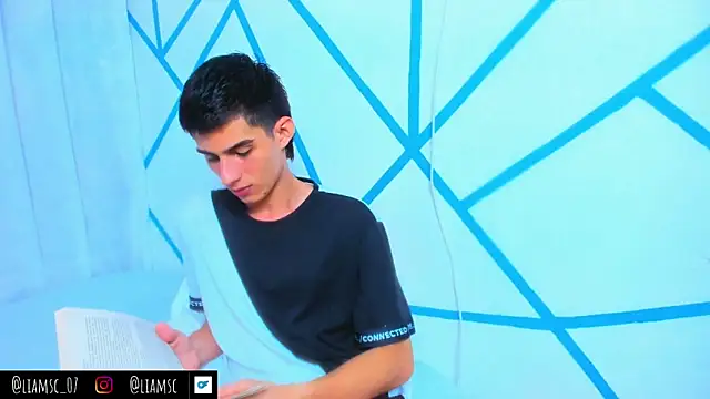 Snapshot of liam_scott77 chatting on 10, 10, 2025 liam scott77 online show from 10, 10, 2025