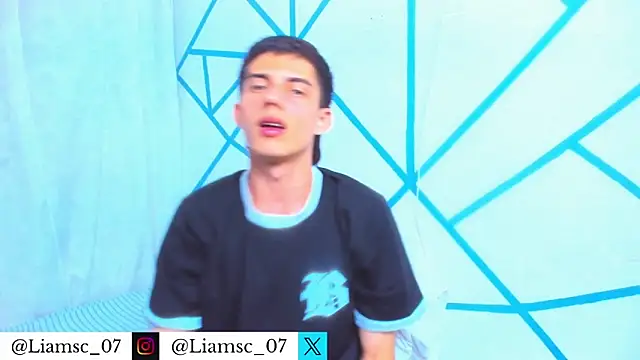 Snapshot of liam_scott77 chatting on 11, 11, 2025 liam scott77 online show from 11, 11, 2025