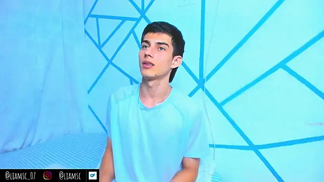 Snapshot of liam_scott77 chatting on 17, 10, 2025 liam scott77 online show from 17, 10, 2025