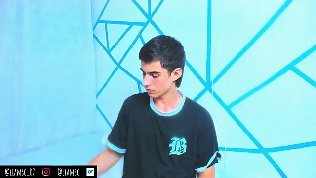 Snapshot of liam_scott77 chatting on 24, 10, 2025 liam scott77 online show from 24, 10, 2025