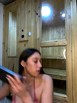 Barbielatinas online show from 14, 10, 2025