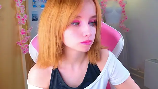 Snapshot of b4by_LoL1 chatting on 8, 5, 2026 b4by LoL1 online show from 8, 5, 2026