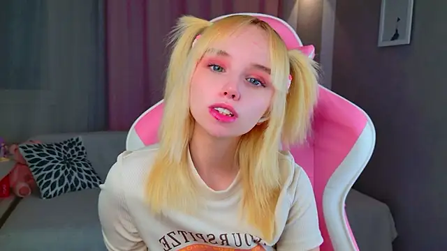 Snapshot of b4by_LoL1 chatting on 5, 3, 2026 b4by LoL1 online show from 5, 3, 2026