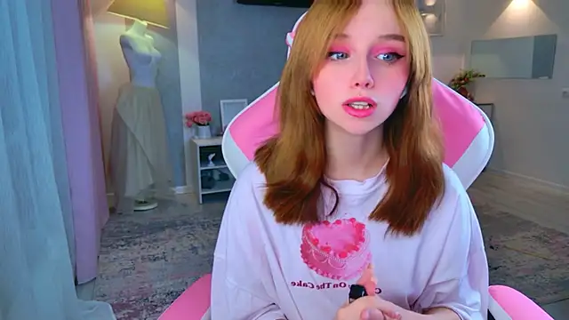 Snapshot of b4by_LoL1 chatting on 3, 12, 2025 b4by LoL1 online show from 3, 12, 2025