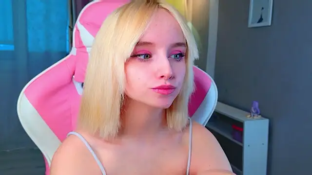 b4by LoL1 online show from 23, 3, 2026