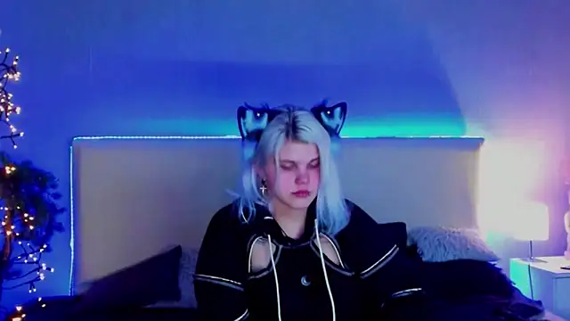 JoannLowe online show from 5, 3, 2025