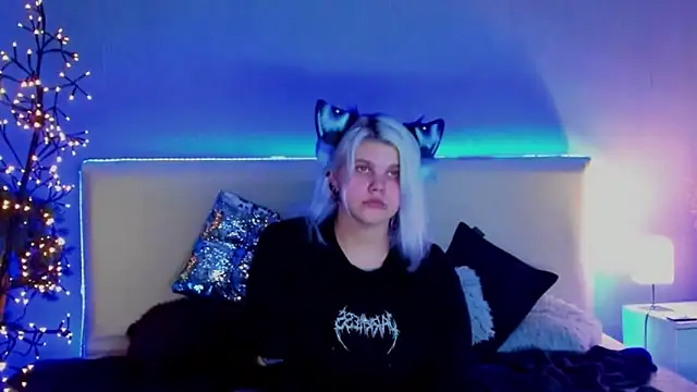 JoannLowe online show from 5, 3, 2025