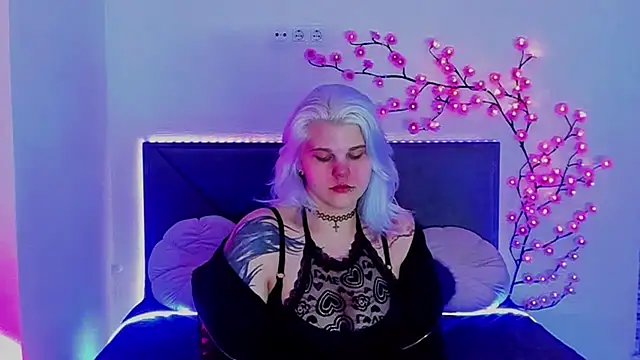 JoannLowe online show from 14, 4, 2026