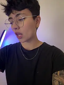 Snapshot of Ashley_Chriss chatting on 9, 3, 2025 Ashley Chriss online show from 9, 3, 2025