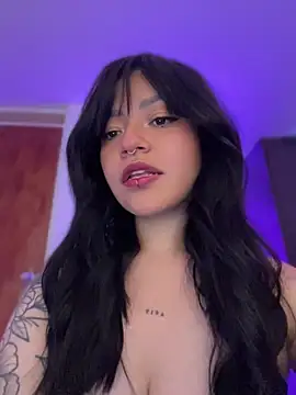 Ashley Chriss online show from 11, 6, 2026