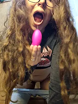 LineaDemie online show from 11, 11, 2025