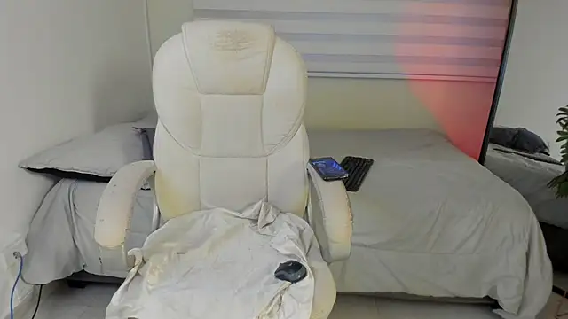 Catyloves online show from 20, 12, 2025