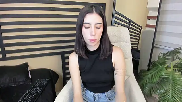 Catyloves online show from 6, 3, 2026