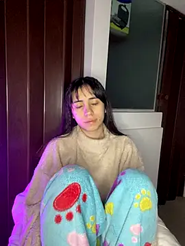 Catyloves online show from 6, 12, 2024