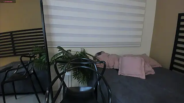 Catyloves online show from 12, 2, 2026