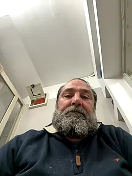 Snapshot of ros217 chatting on 10, 11, 2025 ros217 online show from 10, 11, 2025