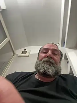 Snapshot of ros217 chatting on 8, 11, 2025 ros217 online show from 8, 11, 2025