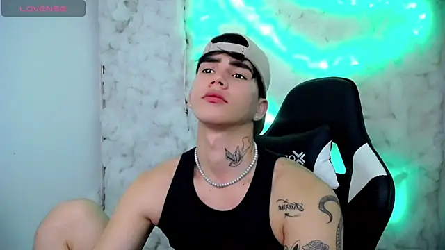 Tayson Rivers online show from 30, 11, 2025