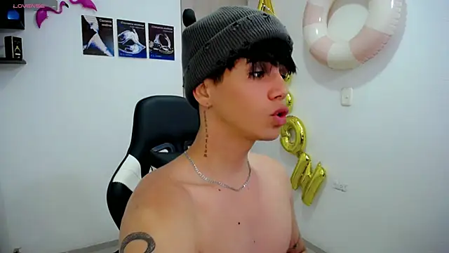 Snapshot of Tayson_Rivers chatting on 12, 9, 2025 Tayson Rivers online show from 12, 9, 2025