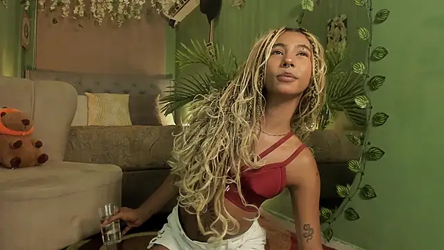 wayuu-goddess online show from 2, 1, 2025