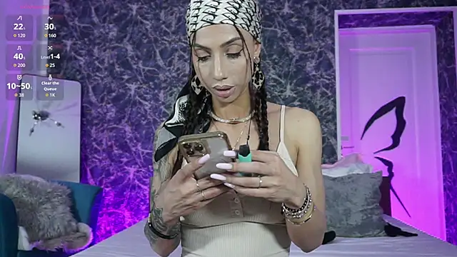 BrianaGolddenn online show from 27, 5, 2026