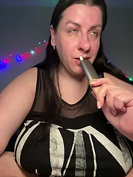 Evelinia online show from 7, 4, 2026