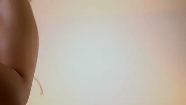 Snapshot of AdelineKing chatting on 8, 7, 2026 AdelineKing online show from 8, 7, 2026