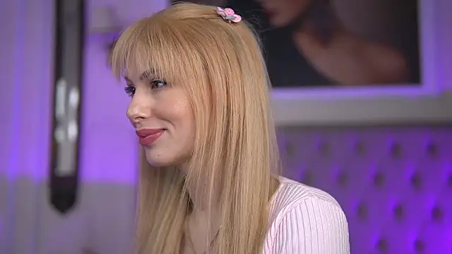 AdelineKing online show from 28, 1, 2025