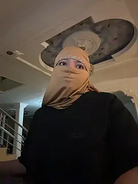 malak nanyy online show from 15, 4, 2026