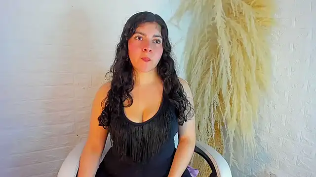 Snapshot of Viollet_Rush chatting on 5, 3, 2025 Viollet Rush online show from 5, 3, 2025