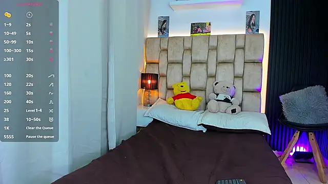 Snapshot of little_sophie18 chatting on 12, 11, 2025 little sophie18 online show from 12, 11, 2025