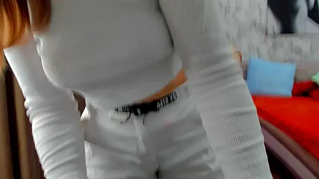 foxy blond online show from 4, 3, 2026