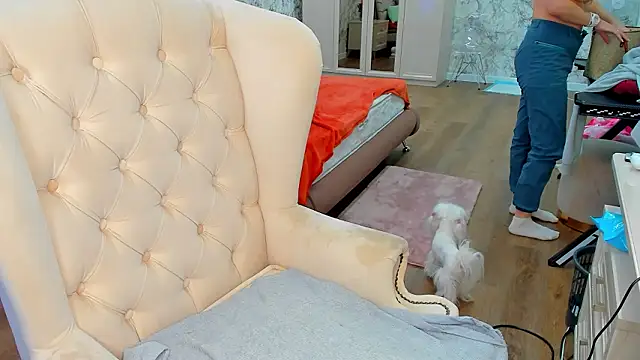 foxy blond online show from 11, 3, 2026