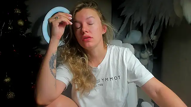 foxy blond online show from 20, 12, 2025